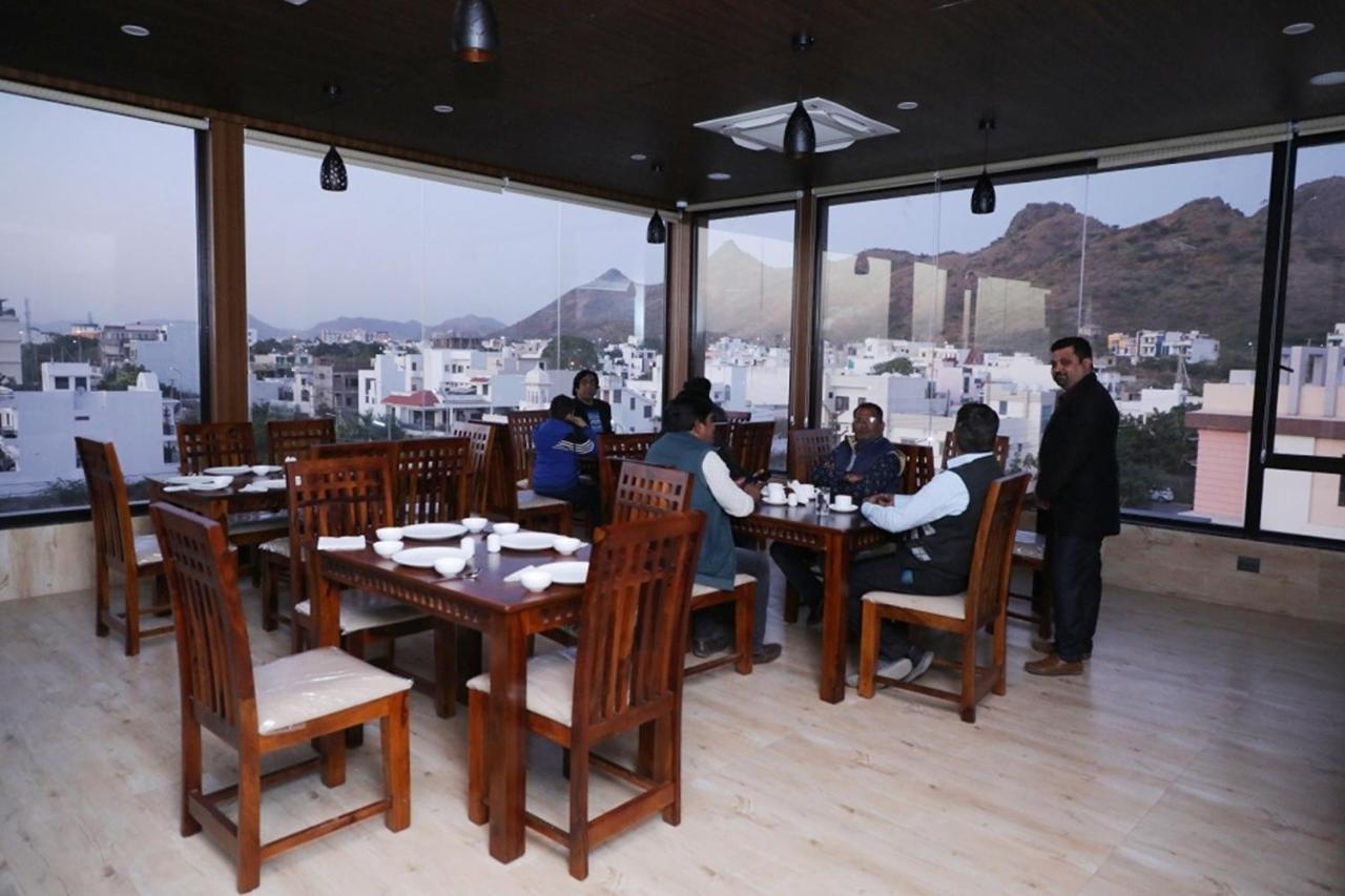 Pine Regency - Aravali'S Peak View Hotel Udaipur Ngoại thất bức ảnh