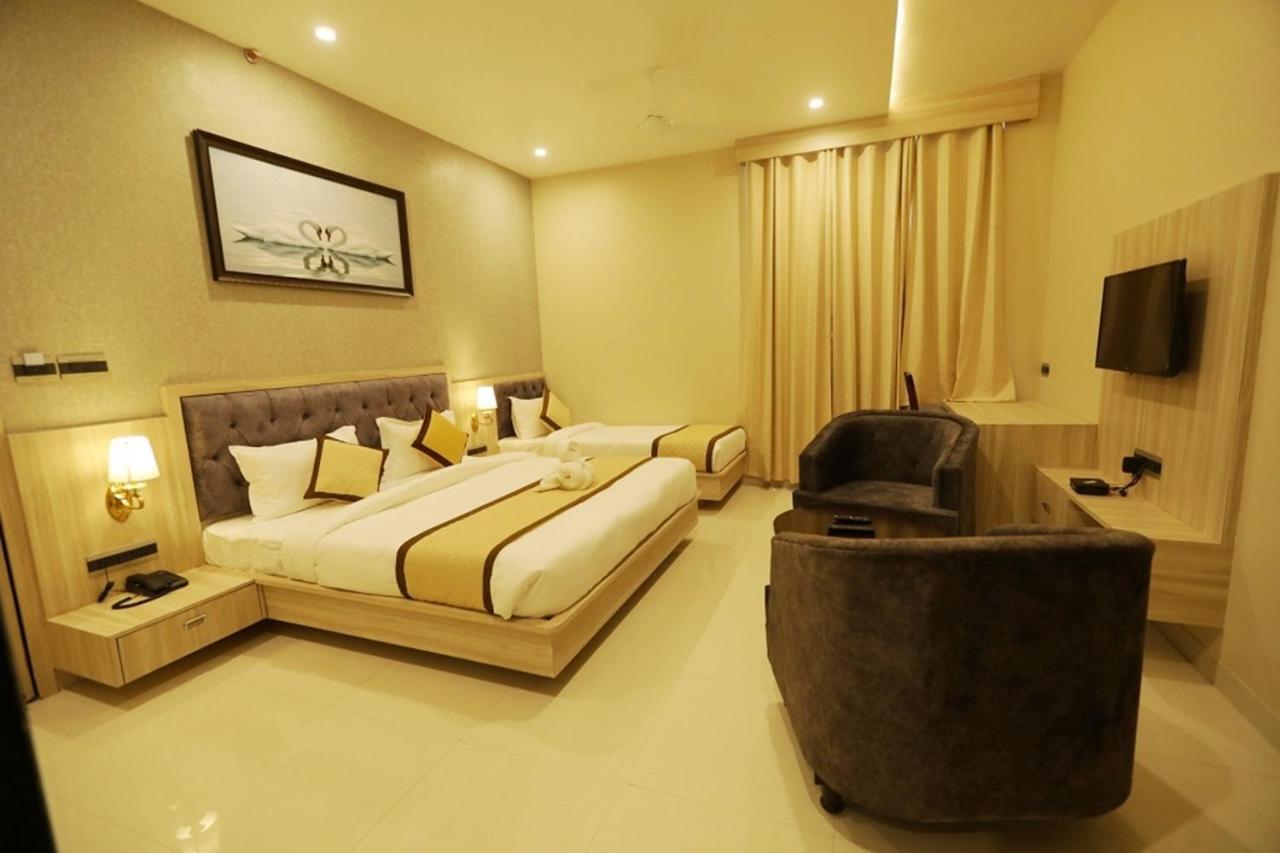 Pine Regency - Aravali'S Peak View Hotel Udaipur Ngoại thất bức ảnh