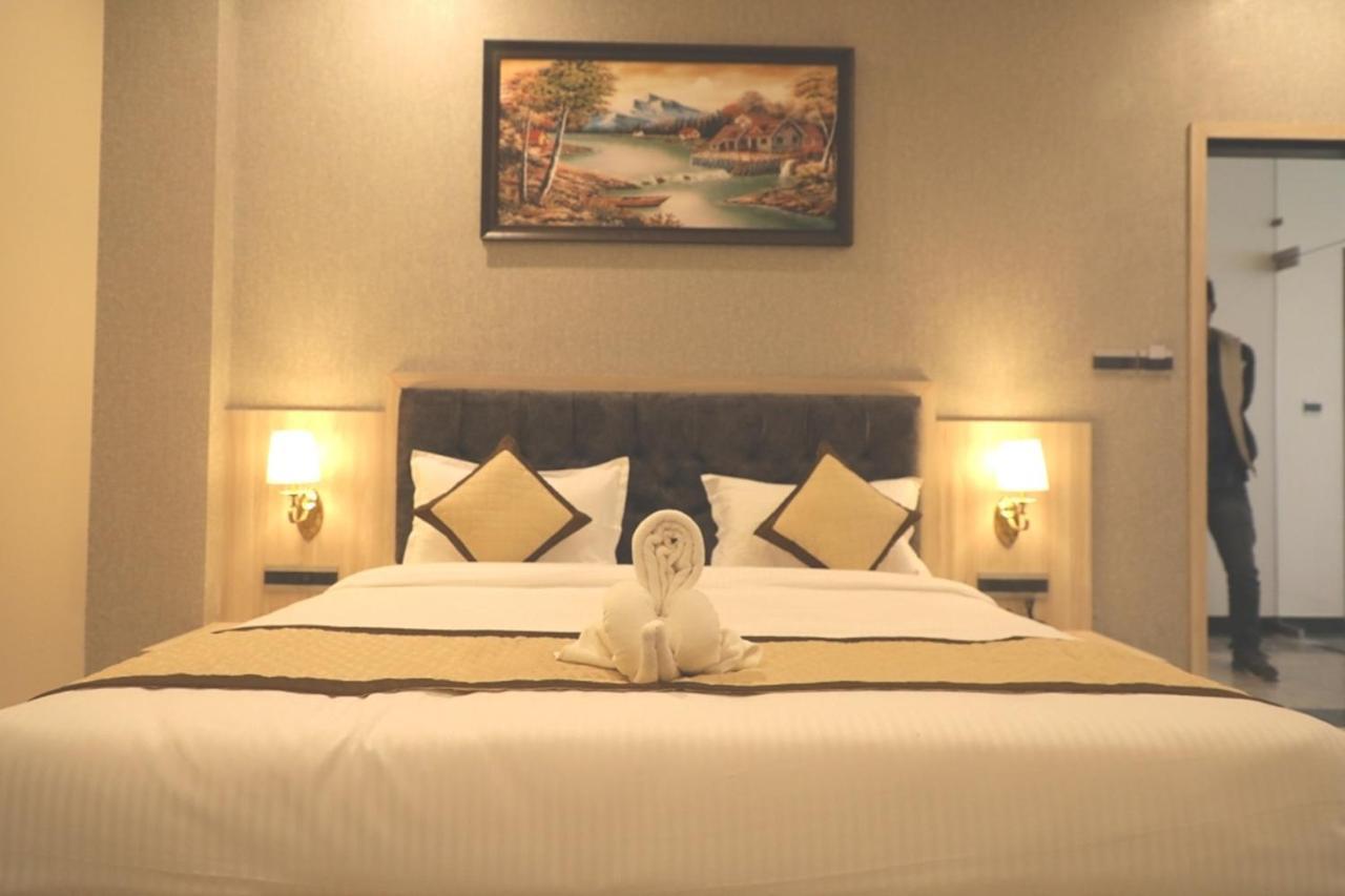 Pine Regency - Aravali'S Peak View Hotel Udaipur Ngoại thất bức ảnh