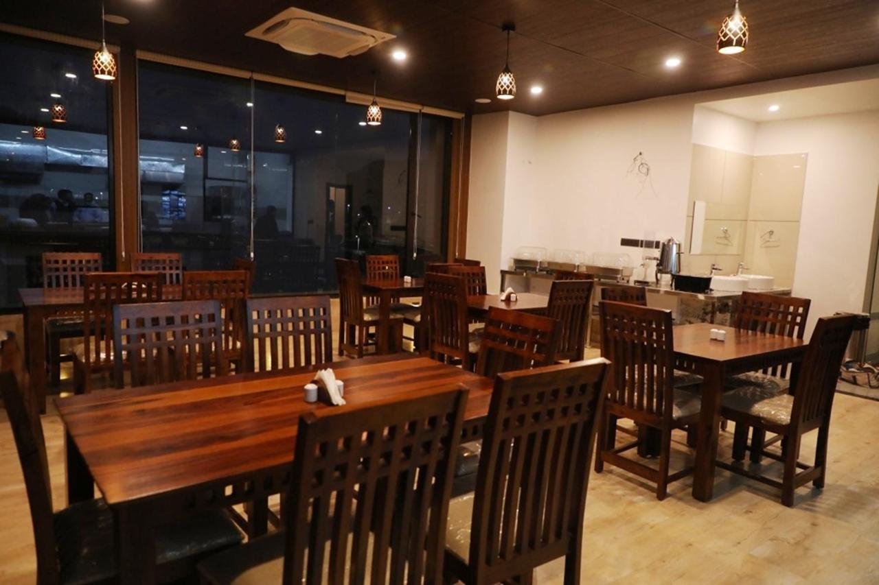 Pine Regency - Aravali'S Peak View Hotel Udaipur Ngoại thất bức ảnh