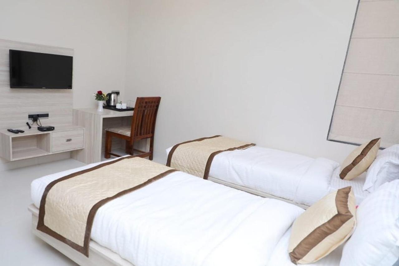 Pine Regency - Aravali'S Peak View Hotel Udaipur Ngoại thất bức ảnh