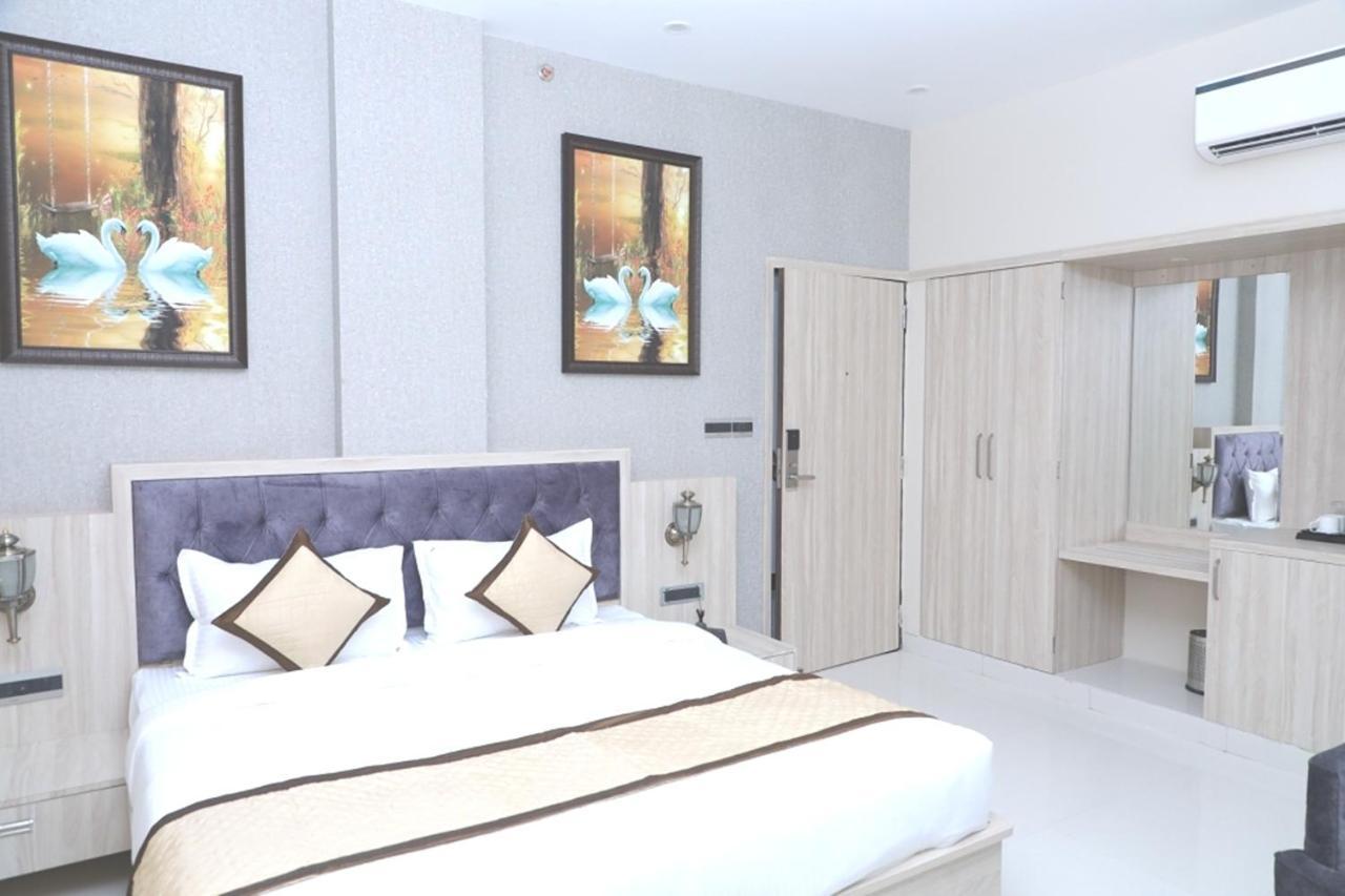 Pine Regency - Aravali'S Peak View Hotel Udaipur Ngoại thất bức ảnh