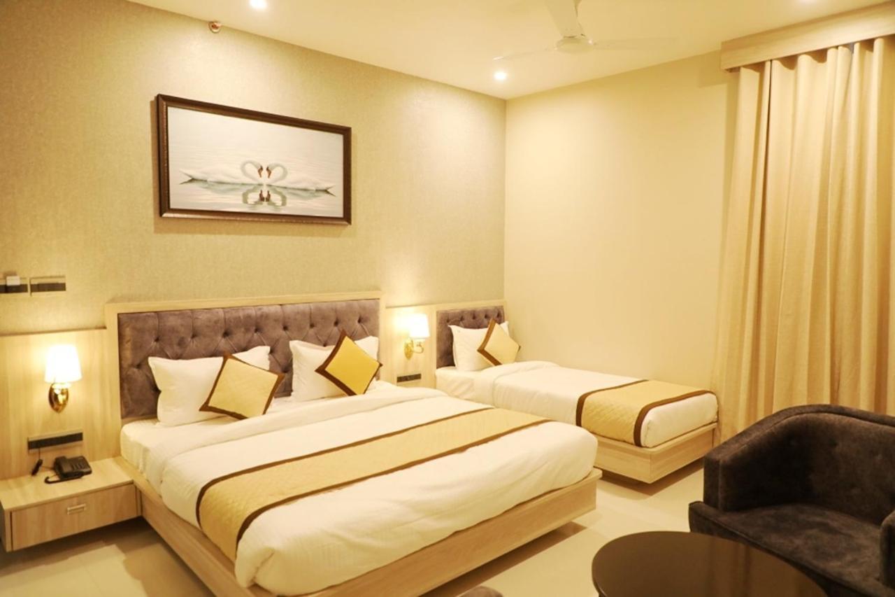 Pine Regency - Aravali'S Peak View Hotel Udaipur Ngoại thất bức ảnh
